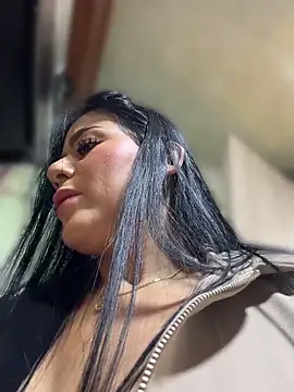 Miah gomez  online show from 27, 4, 2026