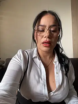 Miah gomez  online show from 9, 1, 2026