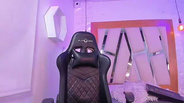 ary cooper  online show from 25, 10, 2025