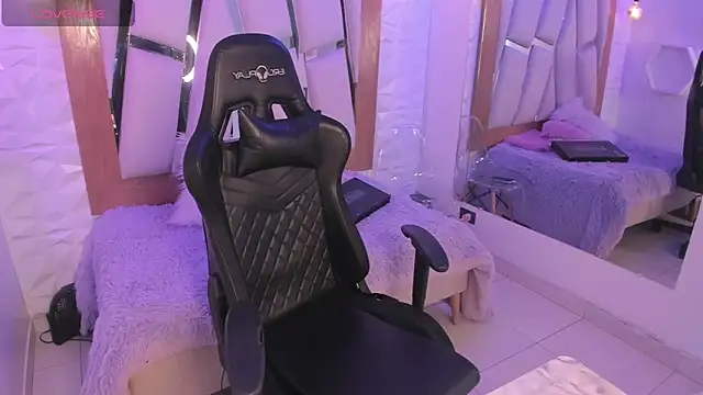 ary cooper  online show from 17, 11, 2025