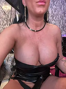 Luiza Hammer online show from 6, 3, 2025