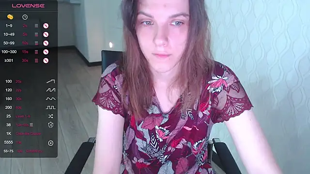 LisaHeart online show from 4, 10, 2025