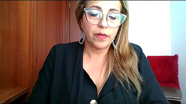Snapshot of RossanaLionheart chatting on 8, 5, 2026 RossanaLionheart online show from 8, 5, 2026