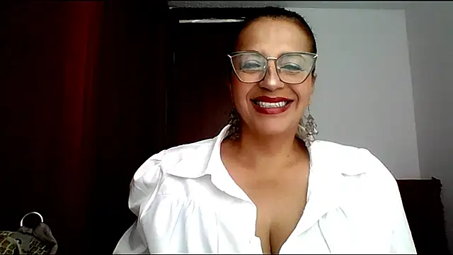 Snapshot of RossanaLionheart chatting on 18, 5, 2026 RossanaLionheart online show from 18, 5, 2026