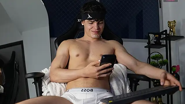 Max cortes1 online show from 1, 11, 2025