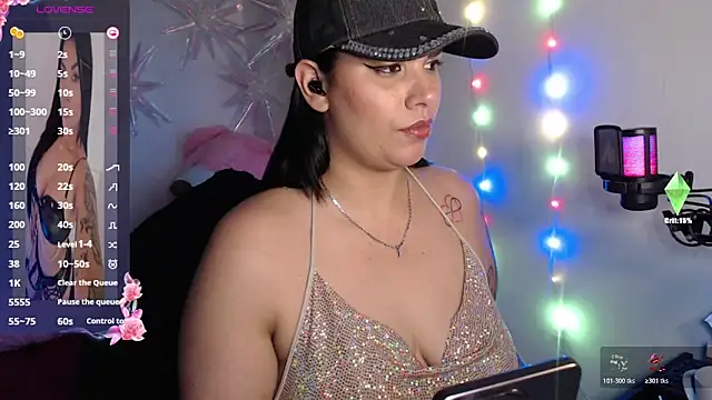 Snapshot of CarolinaRincon chatting on 10, 1, 2026 CarolinaRincon online show from 10, 1, 2026