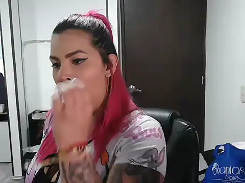 Snapshot of CarolinaRincon chatting on 25, 2, 2025 CarolinaRincon online show from 25, 2, 2025