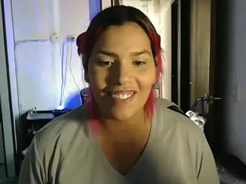 Snapshot of CarolinaRincon chatting on 1, 3, 2025 CarolinaRincon online show from 1, 3, 2025