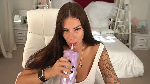 IsabellaFoxyy online show from 27, 9, 2025