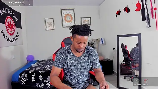 AlejoKhalifa  online show from 28, 10, 2025