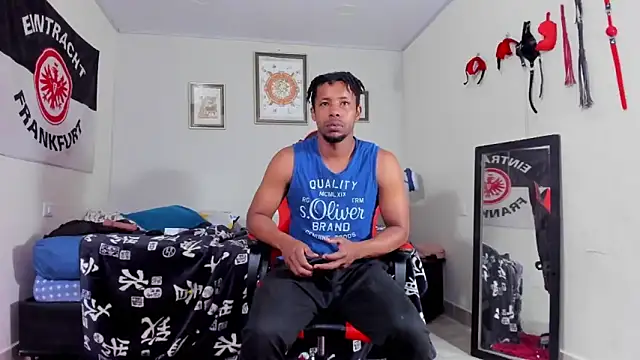 AlejoKhalifa  online show from 1, 12, 2025