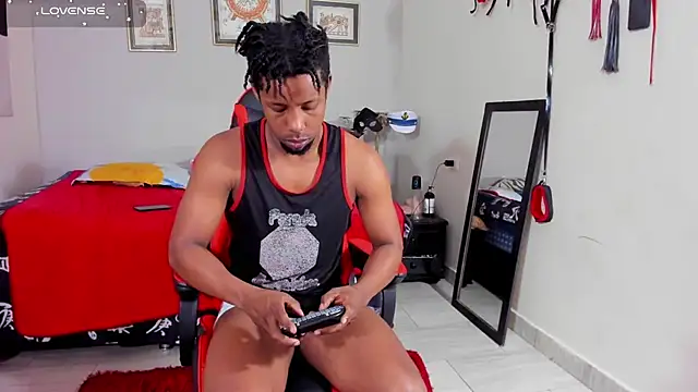 AlejoKhalifa  online show from 4, 12, 2025