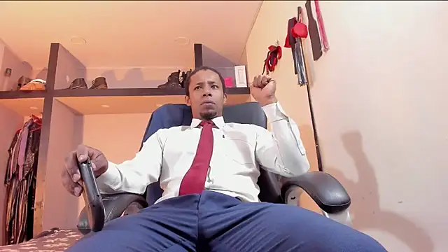 AlejoKhalifa  online show from 29, 4, 2026