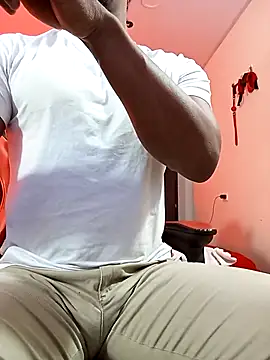 AlejoKhalifa  online show from 6, 3, 2026