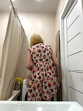 Yourdirtybitch online show from 15, 9, 2025