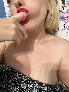 Yourdirtybitch online show from 27, 9, 2025