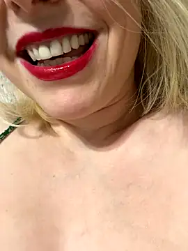 Yourdirtybitch online show from 27, 10, 2025