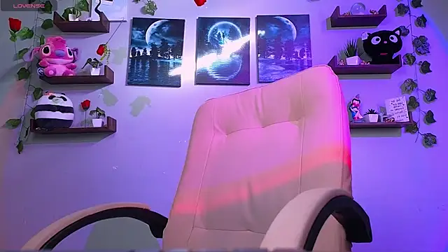 macey elliot  online show from 22, 3, 2025