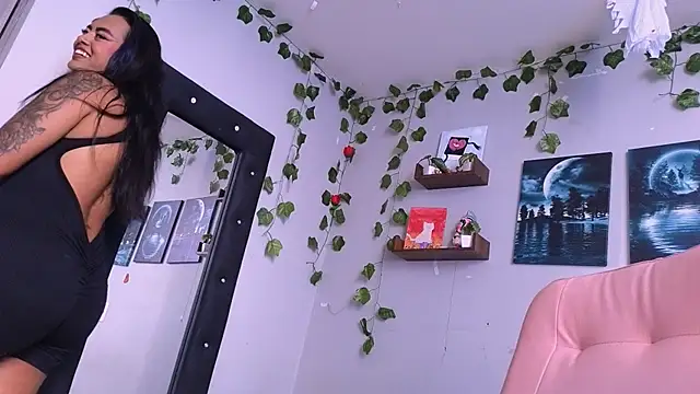 macey elliot  online show from 21, 11, 2025