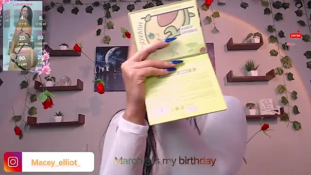 macey elliot  online show from 1, 3, 2025