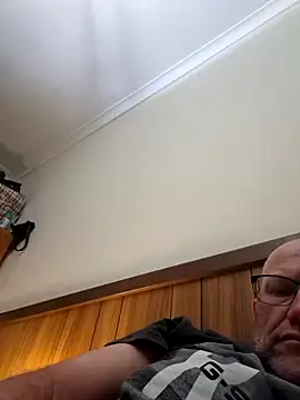 Scoobeysnacks online show from 18, 4, 2026