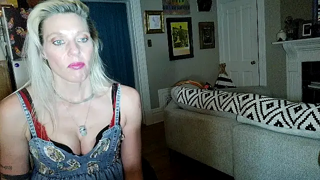 Glamazonx online show from 25, 2, 2026