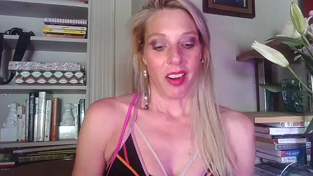 Glamazonx online show from 27, 4, 2026