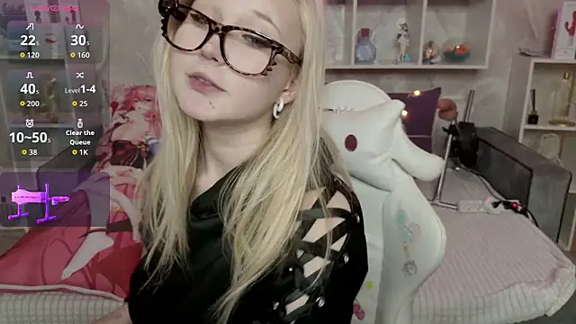 MeowkaKitty online show from 8, 3, 2026