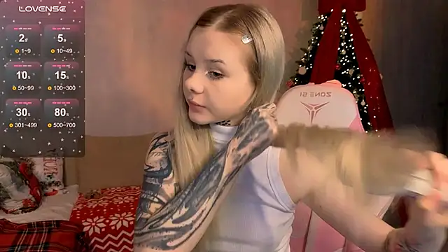 Britney Lynch online show from 16, 12, 2025