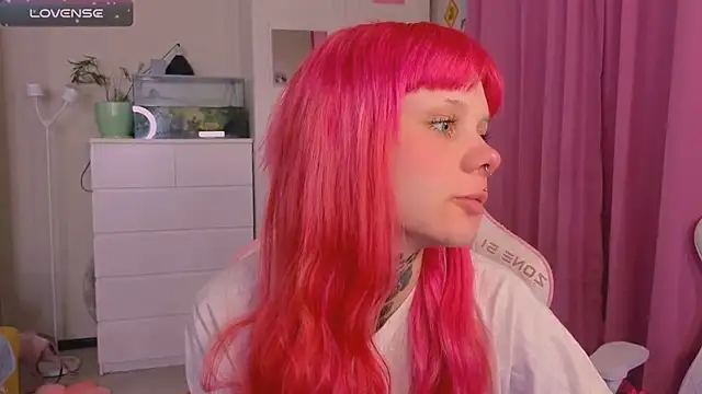 Britney Lynch online show from 25, 11, 2025