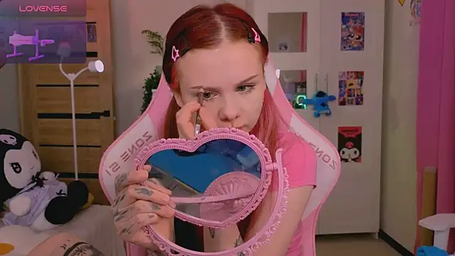 Britney Lynch online show from 10, 11, 2025