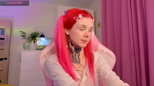 Britney Lynch online show from 14, 11, 2025