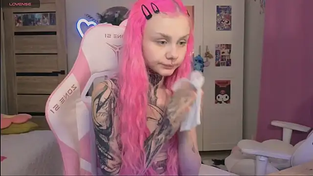 Britney Lynch online show from 17, 10, 2025