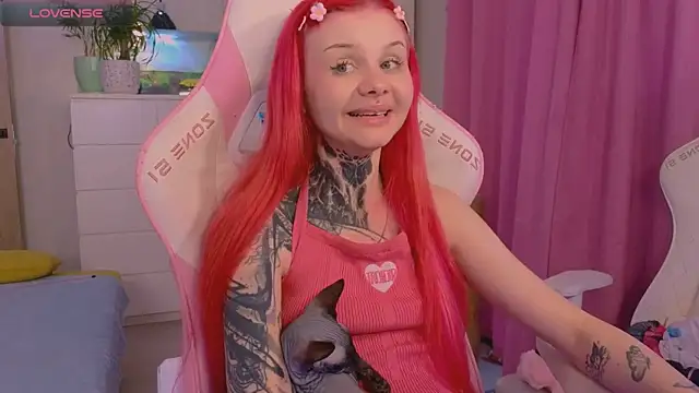 Britney Lynch online show from 15, 11, 2025