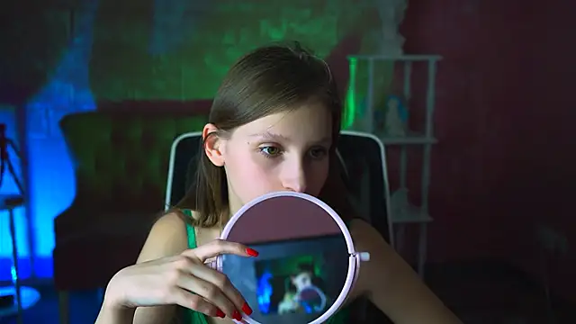 EllaHorton online show from 1, 3, 2025