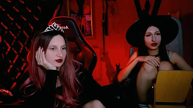 EllaHorton online show from 30, 10, 2025