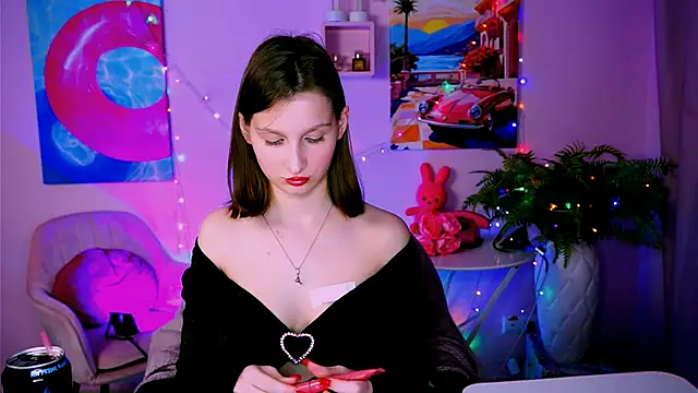 EllaHorton online show from 27, 4, 2026