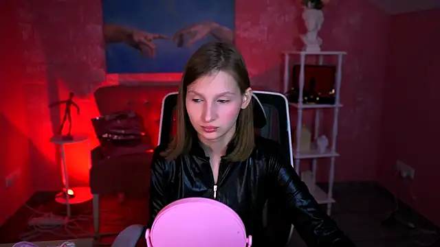 EllaHorton online show from 21, 4, 2026