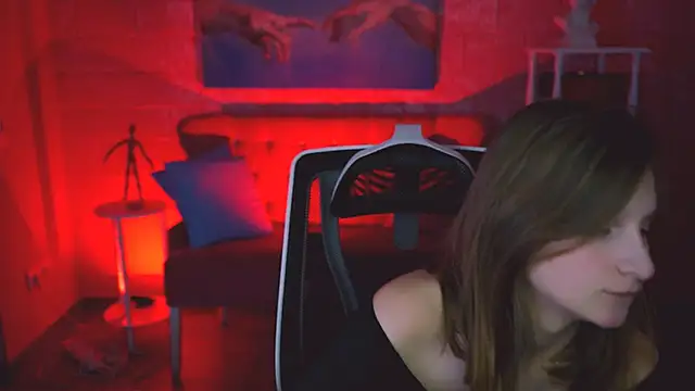 EllaHorton online show from 18, 11, 2025