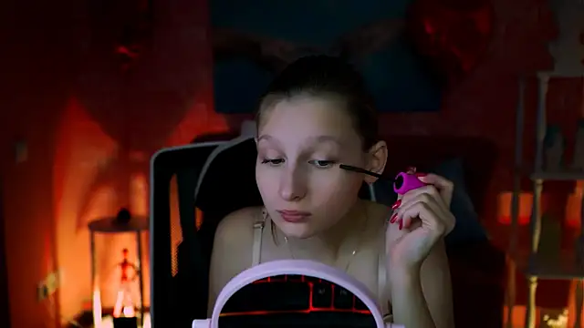 EllaHorton online show from 22, 3, 2025