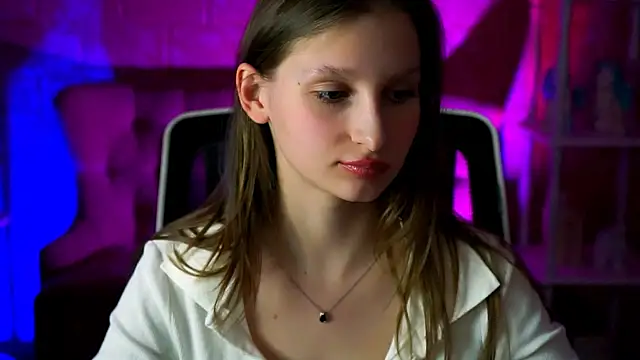 EllaHorton online show from 3, 3, 2025