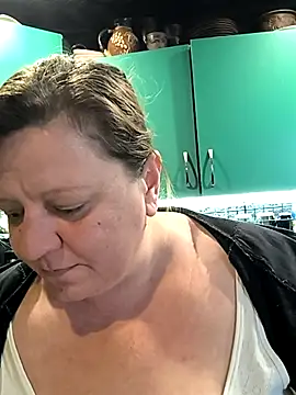 jusichka online show from 4, 4, 2026