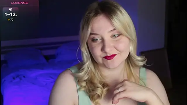 Snapshot of sensual_girrrl chatting on 5, 5, 2026 sensual girrrl online show from 5, 5, 2026