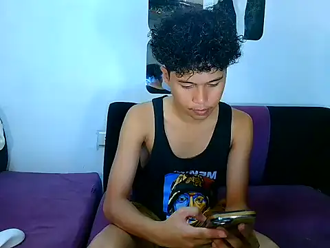 Asiantwink21 online show from 17, 12, 2025