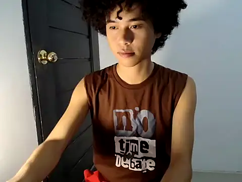 Snapshot of Asiantwink21 chatting on 15, 5, 2026 Asiantwink21 online show from 15, 5, 2026