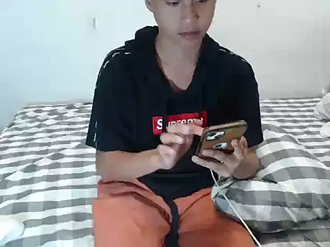 Asiantwink21 online show from 11, 1, 2026