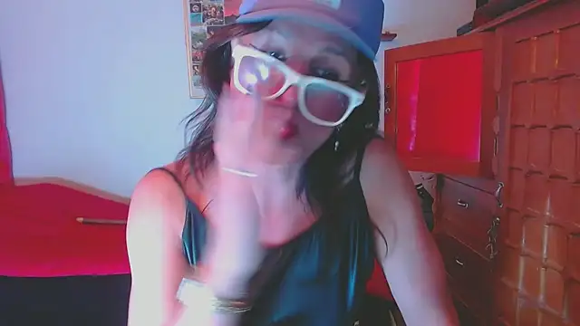 LorenJade online show from 7, 11, 2025