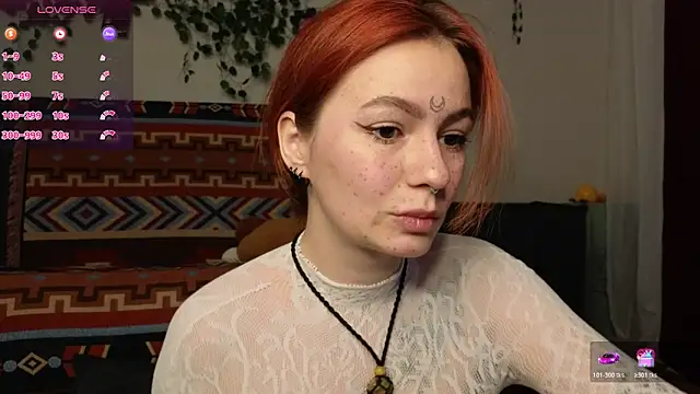 Snapshot of girl_with_snaketatto0 chatting on 22, 12, 2025 girl with snaketatto0 online show from 22, 12, 2025