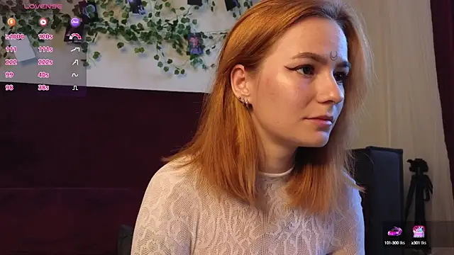 girl with snaketatto0 online show from 18, 9, 2025