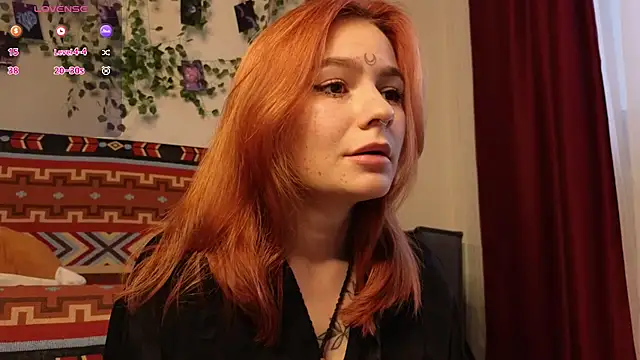 Snapshot of girl_with_snaketatto0 chatting on 5, 12, 2025 girl with snaketatto0 online show from 5, 12, 2025